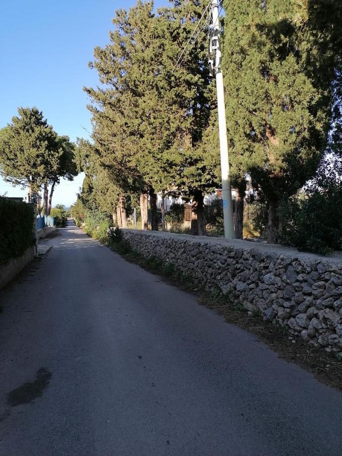 Camera Vicino L'Aeroporto Di Palermo Carini Exterior foto