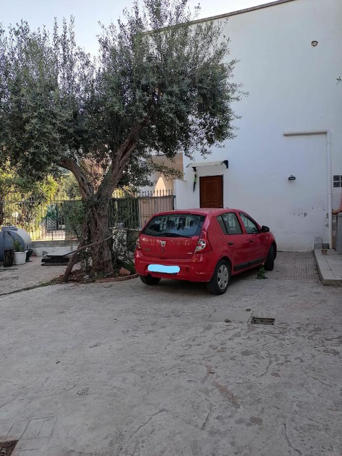 Camera Vicino L'Aeroporto Di Palermo Carini Exterior foto